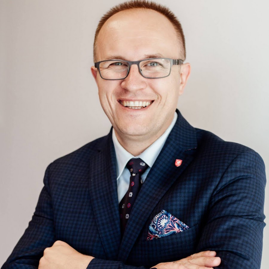 dr n. farm. Piotr Merks